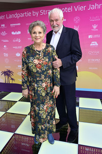 Landpartie Sommerfest mit Julian F.M. Stoeckel in Buckow