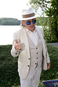 Landpartie Sommerfest mit Julian F.M. Stoeckel in Buckow