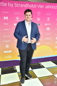 Landpartie Sommerfest mit Julian F.M. Stoeckel in Buckow