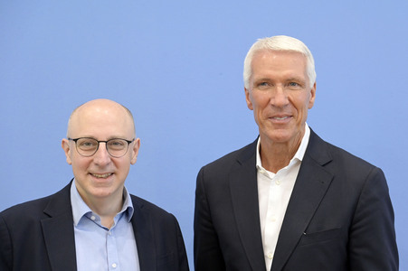 Bundespressekonferenz Wirtschaftsschutzbericht in Berlin