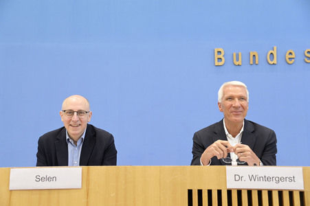 Bundespressekonferenz Wirtschaftsschutzbericht in Berlin