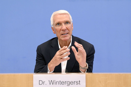Bundespressekonferenz Wirtschaftsschutzbericht in Berlin