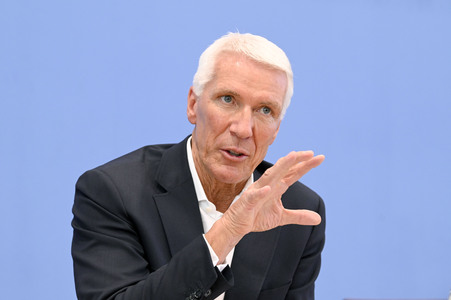 Bundespressekonferenz Wirtschaftsschutzbericht in Berlin