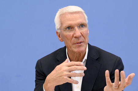 Bundespressekonferenz Wirtschaftsschutzbericht in Berlin