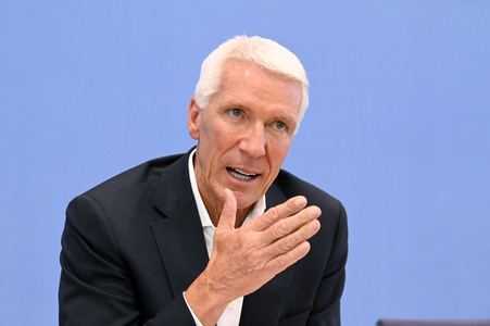 Bundespressekonferenz Wirtschaftsschutzbericht in Berlin