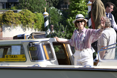 Abfahrt von Sigourney Weaver am Hotel Excelsior, Internationale Filmfestspiele von Venedig 2024