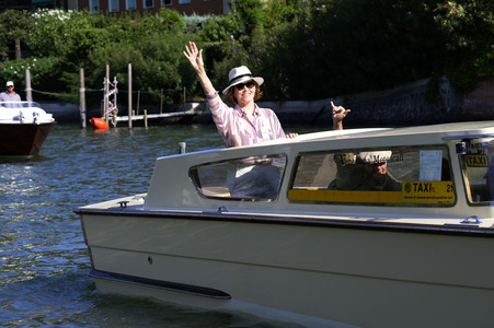 Abfahrt von Sigourney Weaver am Hotel Excelsior, Internationale Filmfestspiele von Venedig 2024