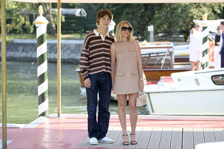 Abfahrt von Paul Kircher und Ludivine Sagnier vom Hotel Excelsior, Internationale Filmfestspiele von Venedig 2024