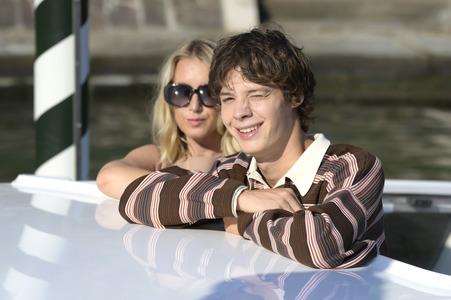 Abfahrt von Paul Kircher und Ludivine Sagnier vom Hotel Excelsior, Internationale Filmfestspiele von Venedig 2024