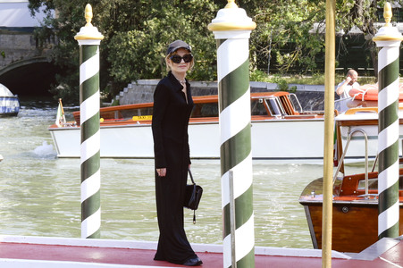 Ankunft von Isabelle Huppert am Hotel Excelsior, Internationale Filmfestspiele von Venedig 2024