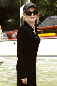 Ankunft von Isabelle Huppert am Hotel Excelsior, Internationale Filmfestspiele von Venedig 2024