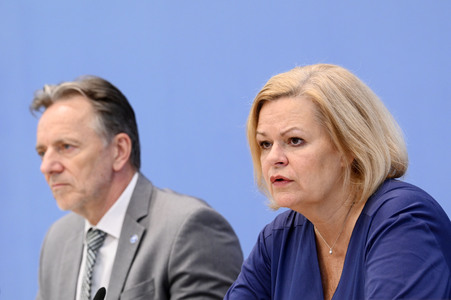 Bundespressekonferenz Bundeslagebild zur Organisierten Kriminalität 2023 in Berlin