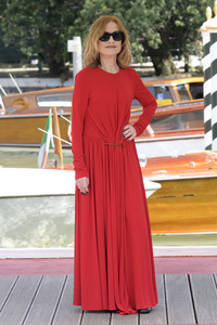 Ankunft von Isabelle Huppert am Hotel Excelsior, Internationale Filmfestspiele von Venedig 2024