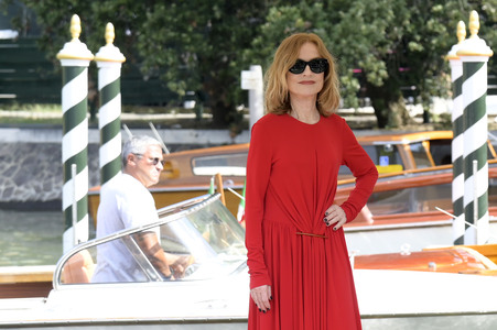 Ankunft von Isabelle Huppert am Hotel Excelsior, Internationale Filmfestspiele von Venedig 2024