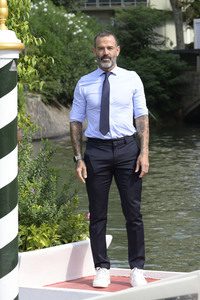 Ankunft von Katia Pedrotti und Ascanio Pacelli am Hotel Excelsior, Internationale Filmfestspiele von Venedig 2024