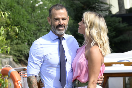 Ankunft von Katia Pedrotti und Ascanio Pacelli am Hotel Excelsior, Internationale Filmfestspiele von Venedig 2024