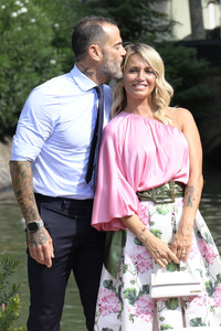 Ankunft von Katia Pedrotti und Ascanio Pacelli am Hotel Excelsior, Internationale Filmfestspiele von Venedig 2024