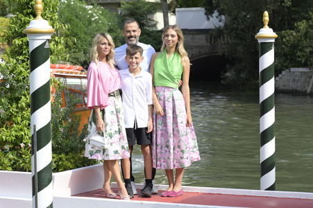 Ankunft von Katia Pedrotti und Ascanio Pacelli am Hotel Excelsior, Internationale Filmfestspiele von Venedig 2024