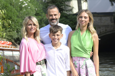 Ankunft von Katia Pedrotti und Ascanio Pacelli am Hotel Excelsior, Internationale Filmfestspiele von Venedig 2024