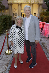 Theaterpremiere 'Stasi, Stress und Stolperfallen' in Berlin