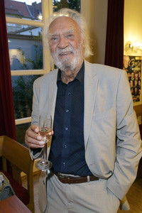 Theaterpremiere 'Stasi, Stress und Stolperfallen' in Berlin