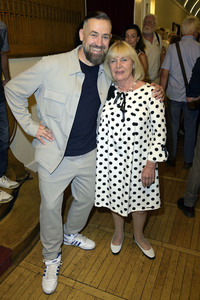 Theaterpremiere 'Stasi, Stress und Stolperfallen' in Berlin