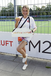 Benefiz-Fußballspiel 'Kicken mit Herz' 2024 in Hamburg