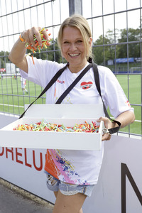 Benefiz-Fußballspiel 'Kicken mit Herz' 2024 in Hamburg