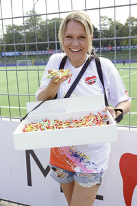 Benefiz-Fußballspiel 'Kicken mit Herz' 2024 in Hamburg