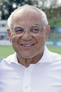 Benefiz-Fußballspiel 'Kicken mit Herz' 2024 in Hamburg