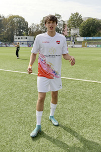 Benefiz-Fußballspiel 'Kicken mit Herz' 2024 in Hamburg