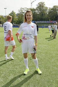 Benefiz-Fußballspiel 'Kicken mit Herz' 2024 in Hamburg