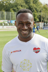 Benefiz-Fußballspiel 'Kicken mit Herz' 2024 in Hamburg