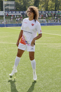 Benefiz-Fußballspiel 'Kicken mit Herz' 2024 in Hamburg