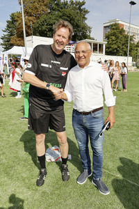 Benefiz-Fußballspiel 'Kicken mit Herz' 2024 in Hamburg