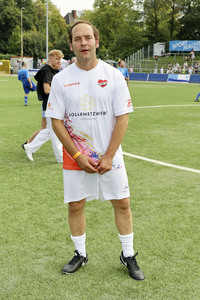 Benefiz-Fußballspiel 'Kicken mit Herz' 2024 in Hamburg