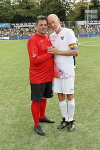 Benefiz-Fußballspiel 'Kicken mit Herz' 2024 in Hamburg