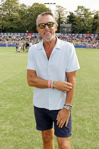 Benefiz-Fußballspiel 'Kicken mit Herz' 2024 in Hamburg