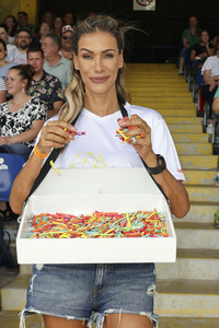 Benefiz-Fußballspiel 'Kicken mit Herz' 2024 in Hamburg