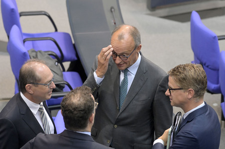 Feierstunde zum 75. Jahrestag der Konstituierung des ersten Deutschen Bundestages in Berlin