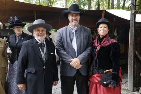 Markus Söder besucht den Cowboy-Club München