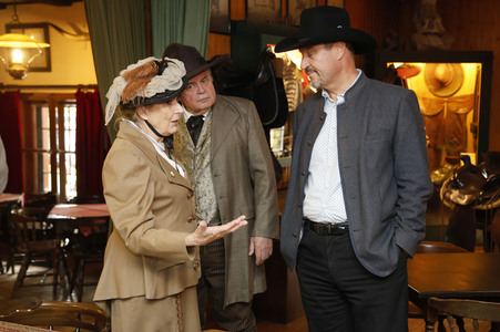 Markus Söder besucht den Cowboy-Club München