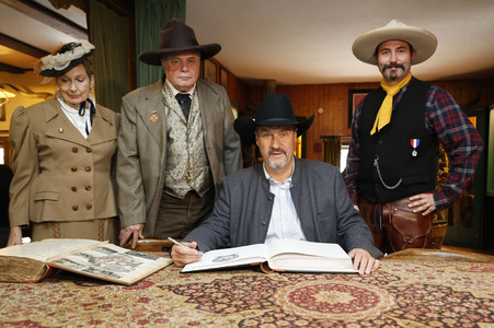 Markus Söder besucht den Cowboy-Club München