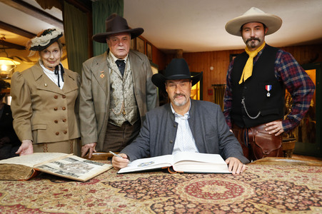 Markus Söder besucht den Cowboy-Club München