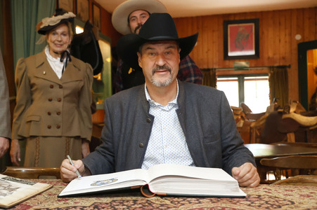 Markus Söder besucht den Cowboy-Club München