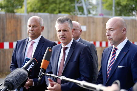 Pressestatement der CDU/CSU nach Beratungen zwischen Ampel, Union und Ländern zur Migrationspolitik in Berlin