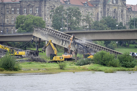 Eingestürzte Carolabrücke in Dresden