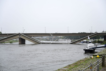 Eingestürzte Carolabrücke in Dresden