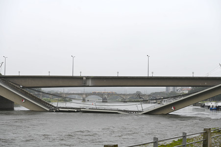 Eingestürzte Carolabrücke in Dresden