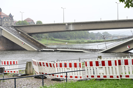 Eingestürzte Carolabrücke in Dresden